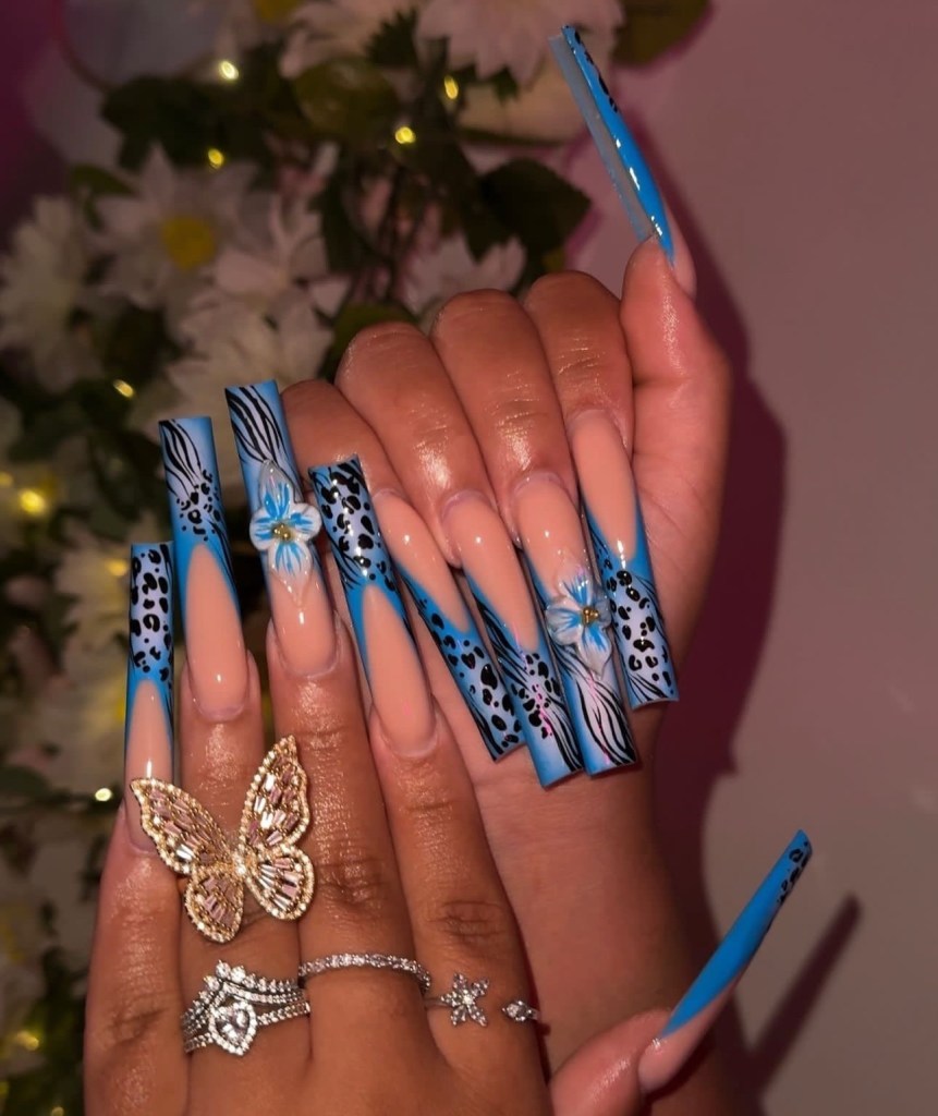 blue nail art