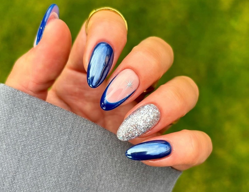 blue nail art