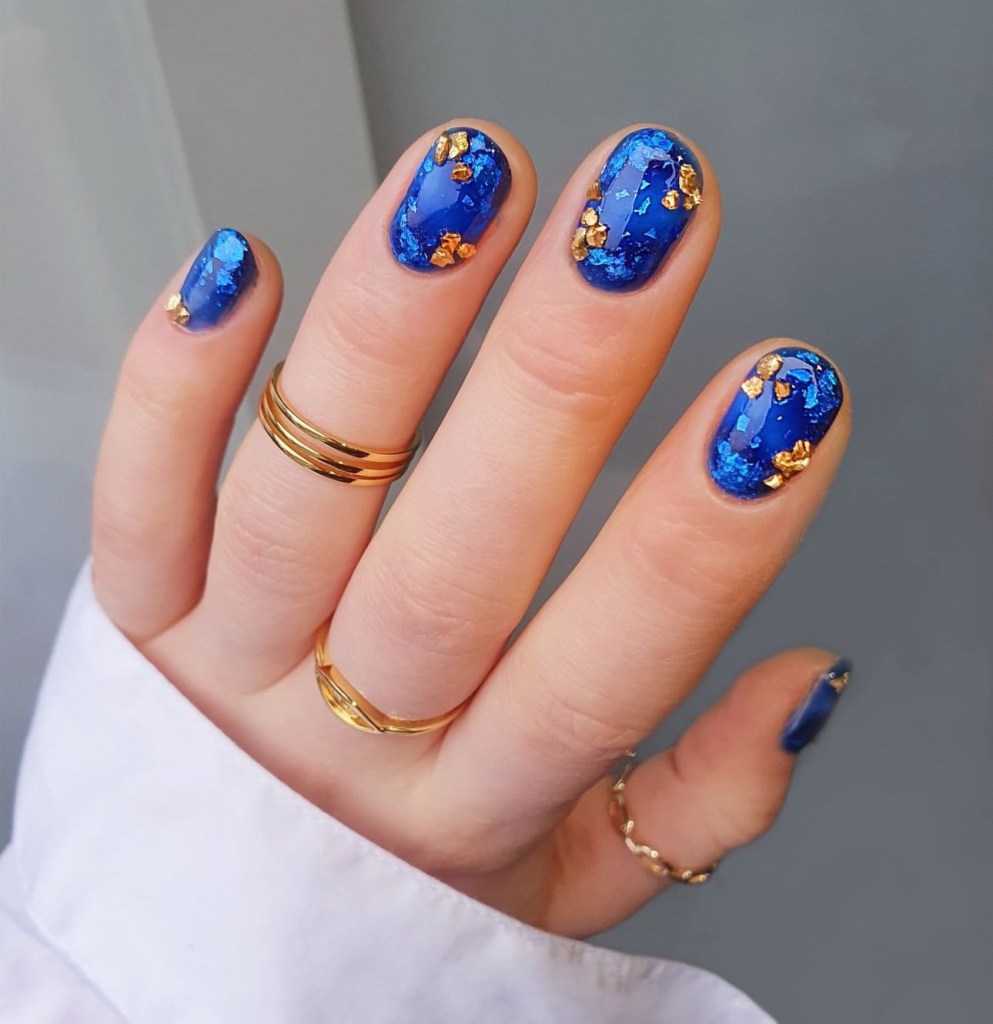 blue nail art
