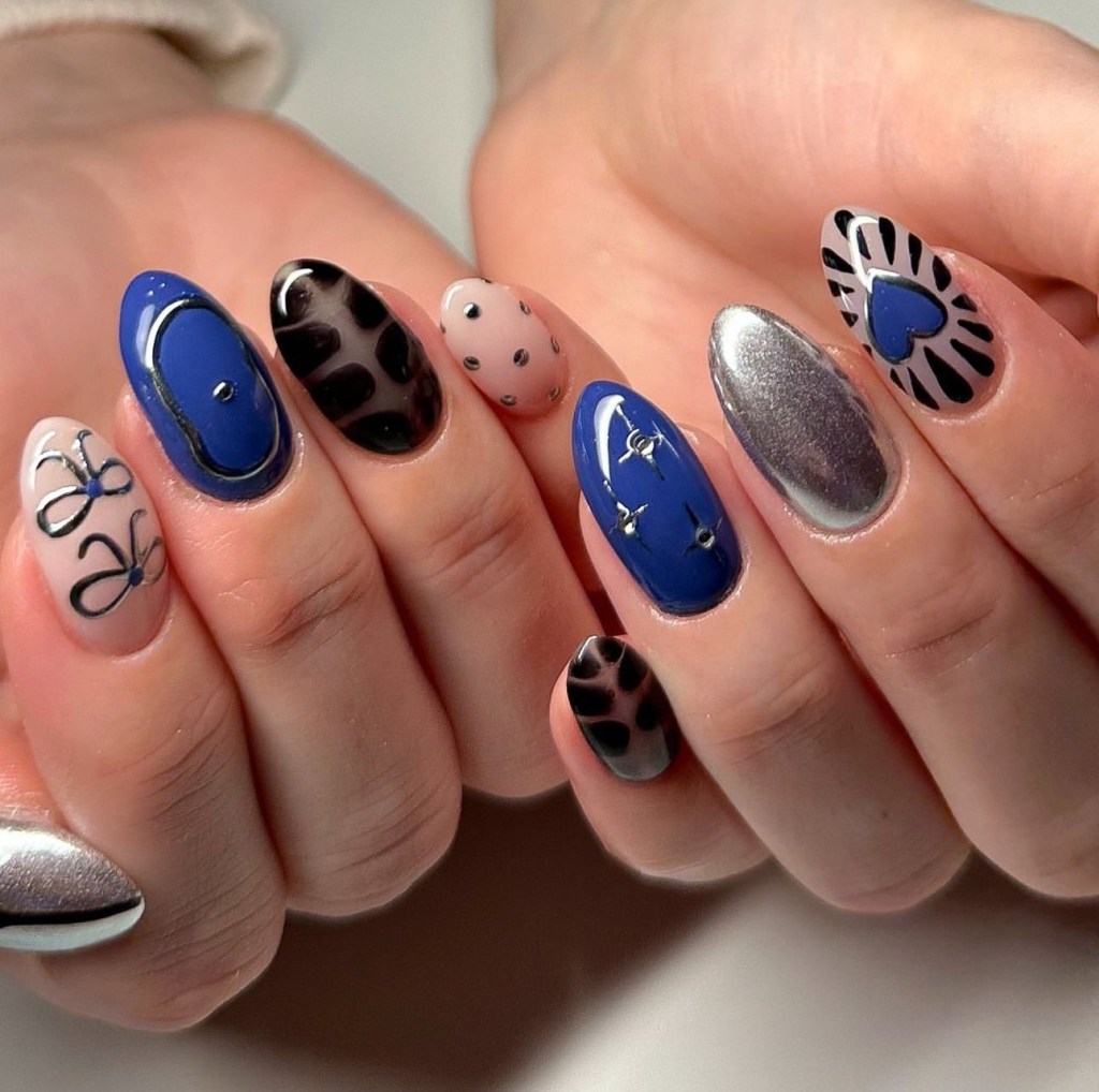 blue nail art