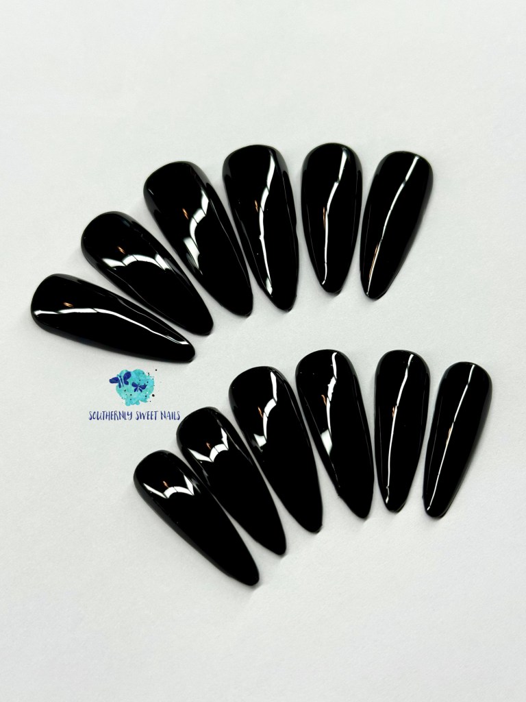 Solid Black Press On Nails 25