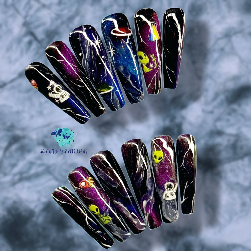 Aliens in Space Press On Nails 6